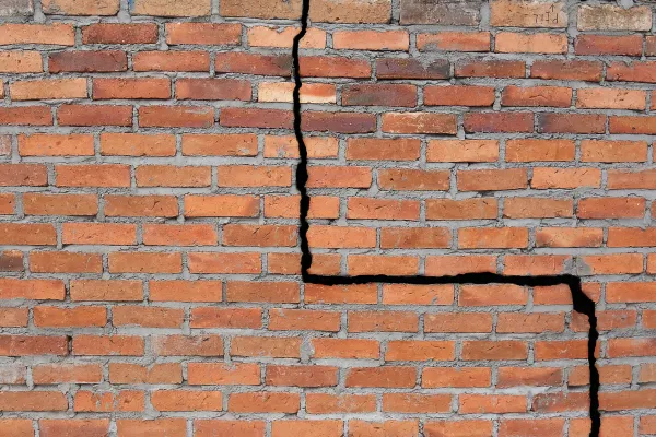 How to Fix Foundation Cracks - A Cracked Brick Foundation