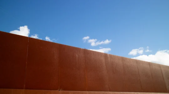 Guide on Corten Steel Retaining Wall: Installation and Design Services